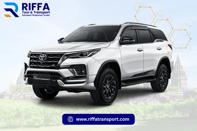 Toyota Fortuner VRZ GR Sport warna putih gagah, layanan sewa mobil SUV Jogja RIFFA Tour & Transport background Candi Prambanan.